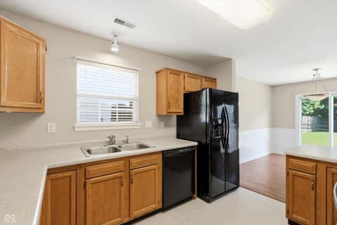Photo of 546 E Pine Ridge Drive, Westfield, IN