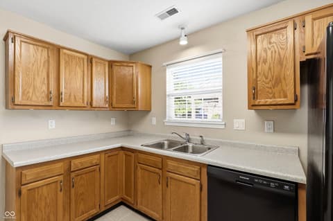 Photo of 546 E Pine Ridge Drive, Westfield, IN