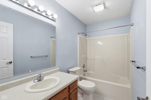 Photo of 546 E Pine Ridge Drive, Westfield, IN
