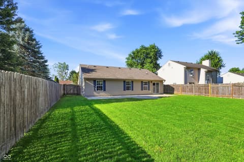 Photo of 546 E Pine Ridge Drive, Westfield, IN