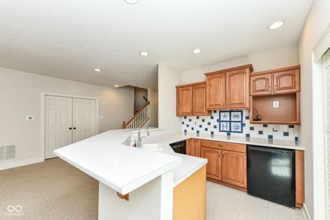 Bar — 10655 Sunset Point Lane, Fishers, IN