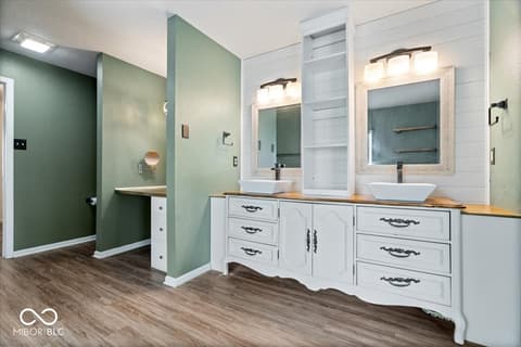 Primary bathroom at 10375 Delphi Court, Fishers, IN