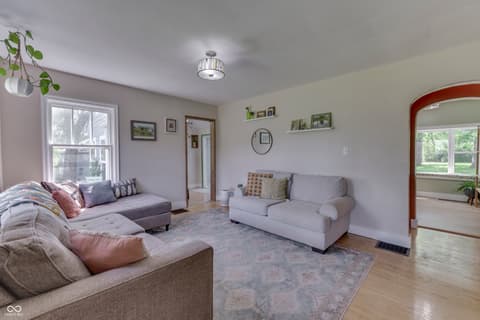 Photo of 825 E Southport Road, Indianapolis, IN