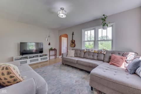 Photo of 825 E Southport Road, Indianapolis, IN