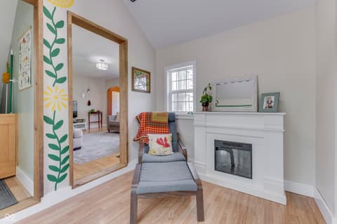 Photo of 825 E Southport Road, Indianapolis, IN
