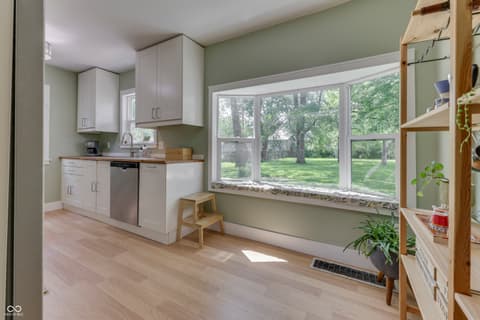 Photo of 825 E Southport Road, Indianapolis, IN