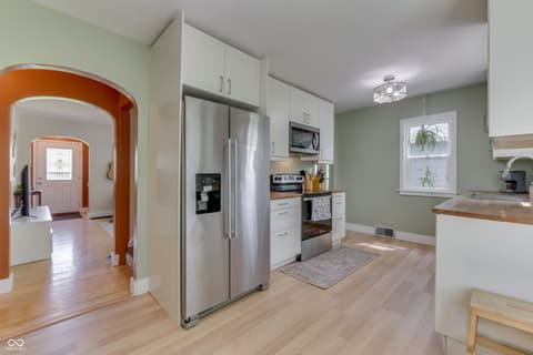 Photo of 825 E Southport Road, Indianapolis, IN