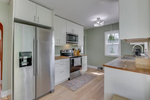 Photo of 825 E Southport Road, Indianapolis, IN
