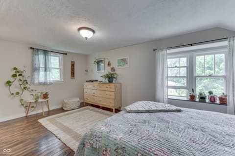 Photo of 825 E Southport Road, Indianapolis, IN