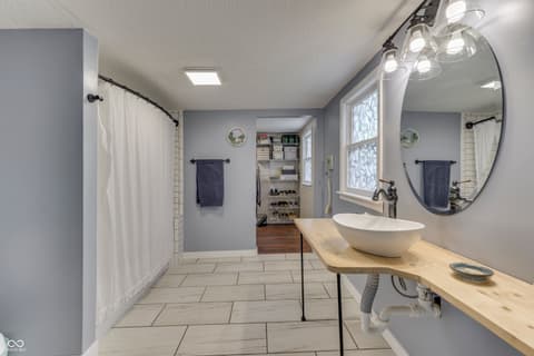 Photo of 825 E Southport Road, Indianapolis, IN