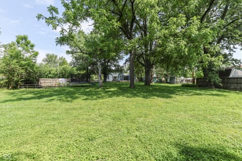 Photo of 825 E Southport Road, Indianapolis, IN