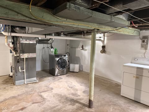 Photo of 825 E Southport Road, Indianapolis, IN