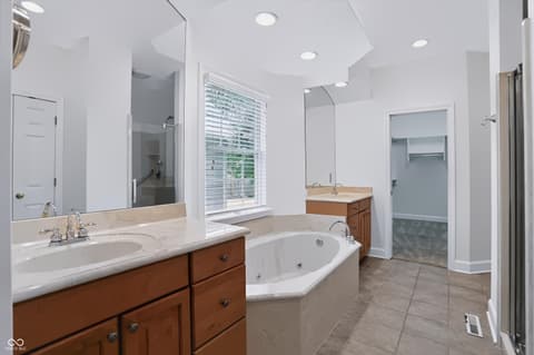 Photo of 4534 Summersong Road, Zionsville, IN