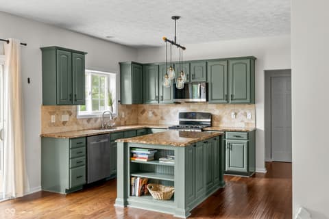 Photo of 8753 Lily Court, Zionsville, IN