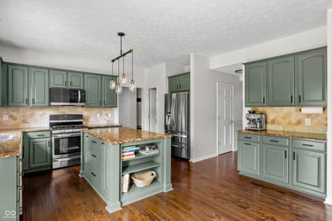 Photo of 8753 Lily Court, Zionsville, IN