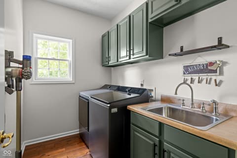 Photo of 8753 Lily Court, Zionsville, IN
