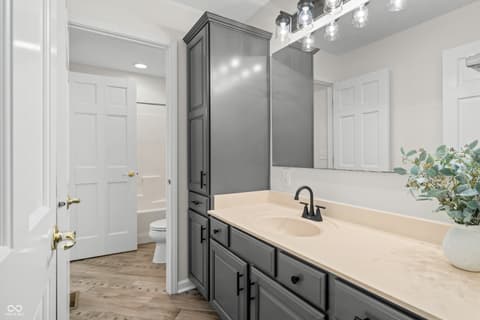 Photo of 8753 Lily Court, Zionsville, IN