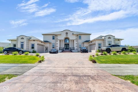 3687 W 121st