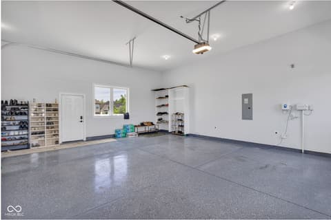 Garage at 3687 W 121st, Zionsville, IN