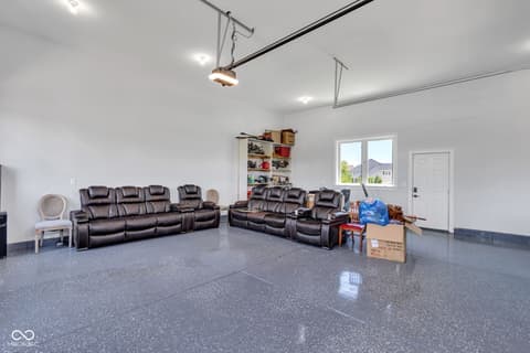 Garage at 3687 W 121st, Zionsville, IN