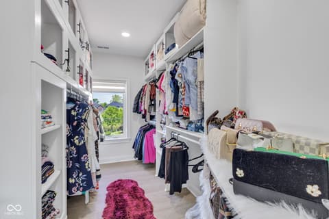 Walk In Closets — 3687 W 121st, Zionsville, IN