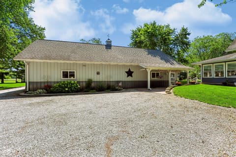 Photo of 5251 N 800 Road E, Wilkinson, IN