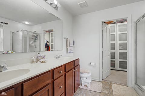 Bathroom at 13874 Luxor Chase, Fishers, IN
