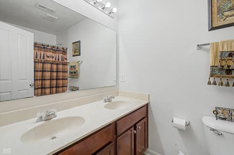 Bathroom at 13874 Luxor Chase, Fishers, IN
