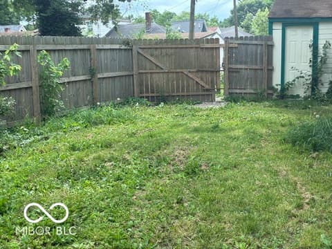Yard at 316 N Lasalle Street, Indianapolis, IN