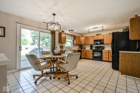 Breakfast Area — 11224 Garrick Court, Fishers, IN