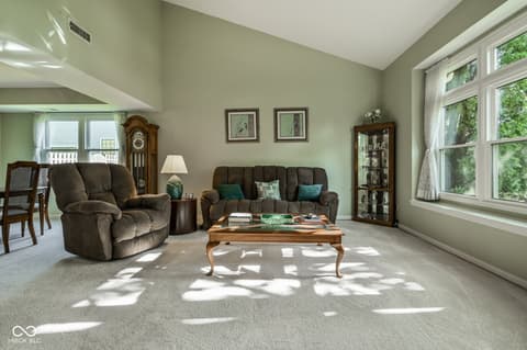 Living room at 11224 Garrick Court, Fishers, IN
