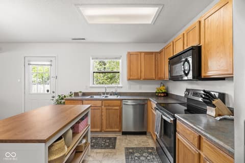 Photo of 5687 N Jamestown Drive, McCordsville, IN