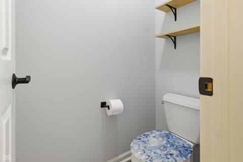 Primary bathroom at 13847 Waycross Drive, Fishers, IN