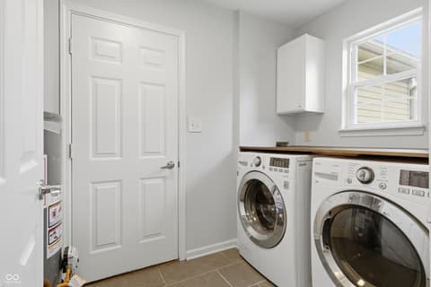 Laundry room at 13847 Waycross Drive, Fishers, IN