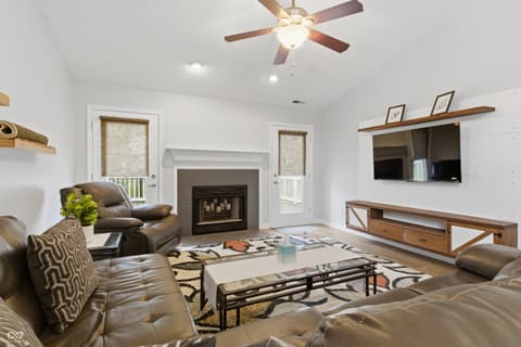 Living room at 13847 Waycross Drive, Fishers, IN