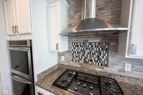 Photo of 13111 Avon Cross Way, Fishers, IN