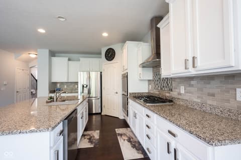 Photo of 13111 Avon Cross Way, Fishers, IN