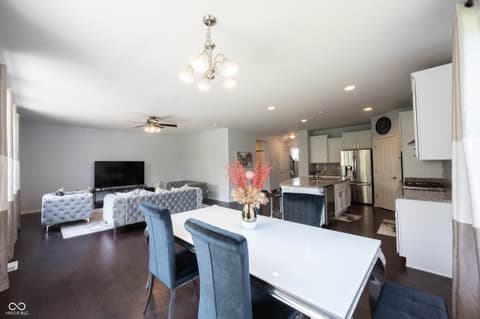 Photo of 13111 Avon Cross Way, Fishers, IN