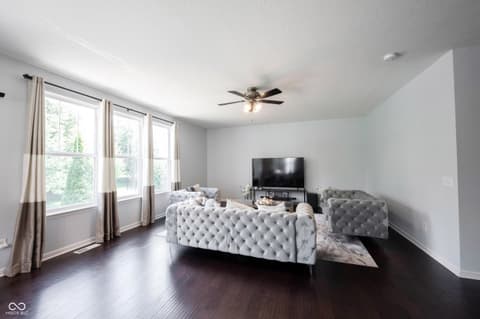Photo of 13111 Avon Cross Way, Fishers, IN