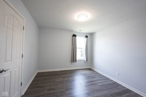 Photo of 13111 Avon Cross Way, Fishers, IN