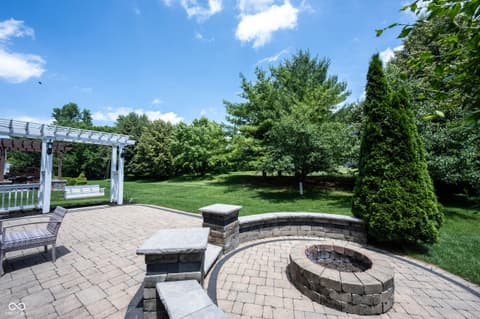 Photo of 13111 Avon Cross Way, Fishers, IN