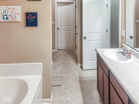 Photo of 1417 Graybark, Sheridan, IN