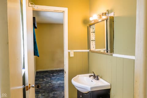 Photo of 2504 Beechcrest Drive, Indianapolis, IN