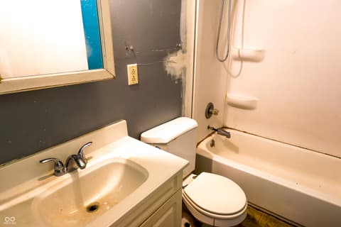 Photo of 2504 Beechcrest Drive, Indianapolis, IN