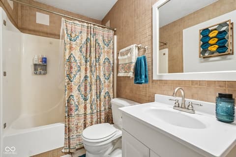 Photo of 718 Breakers Lane, Fortville, IN