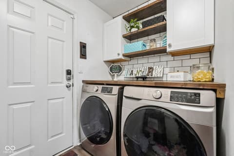 Photo of 718 Breakers Lane, Fortville, IN