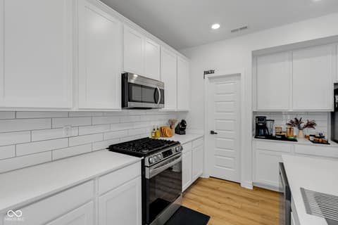 Kitchen at 19490 Honeylocust Glen, Noblesville, IN
