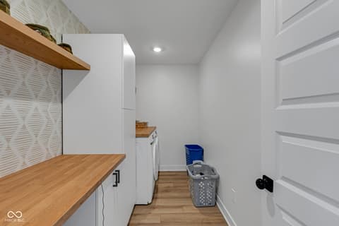 Laundry room at 19490 Honeylocust Glen, Noblesville, IN