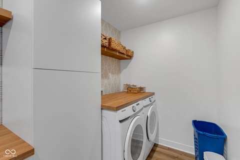 Laundry room at 19490 Honeylocust Glen, Noblesville, IN