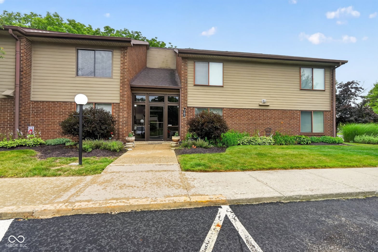 Photo of 101 Knoll Court, Noblesville, IN